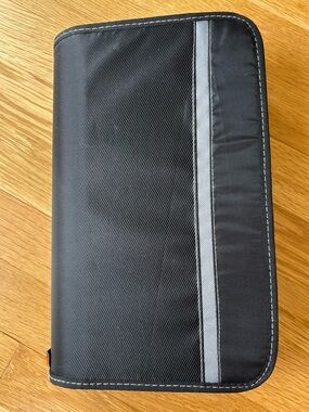 Vintage Case Logic CD/DVD Case Wallet 52 Disc Capacity Wallet